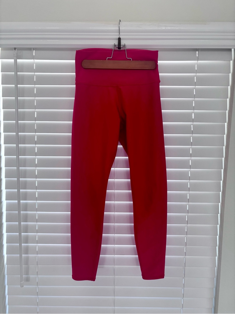 ALO Yoga Red Airlift 7/8 Leggings